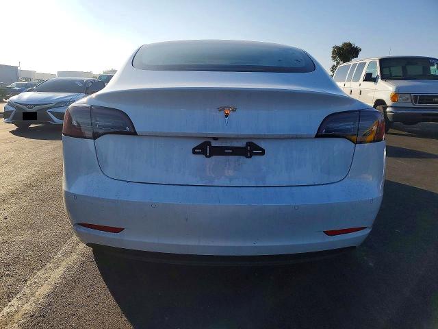 2022 Tesla Model 3 მანქანა იყიდება აუქციონზე, vin: 5YJ3E1EA8NF154972, აუქციონის ნომერი: 76095725