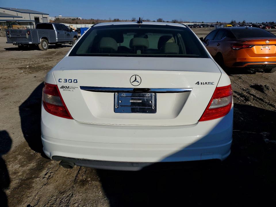 2011 Mercedes-benz C მანქანა იყიდება აუქციონზე, vin: WDDGF8BB3BR183294, აუქციონის ნომერი: 74575845