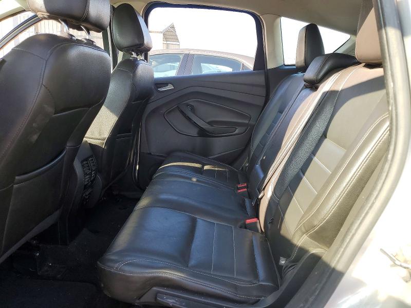 76275915 :رقم المزاد ، 1FADP5BU8FL112827 vin ، 2015 Ford C-max مزاد بيع