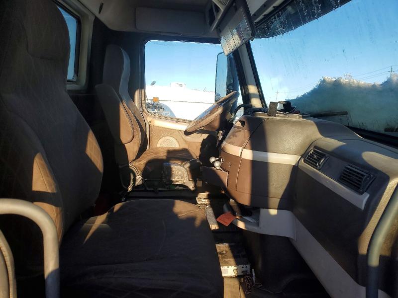 Продажа на аукционе авто 2016 Volvo Vn, vin: 4V4NC9EG4GN935689, номер лота: 56499866