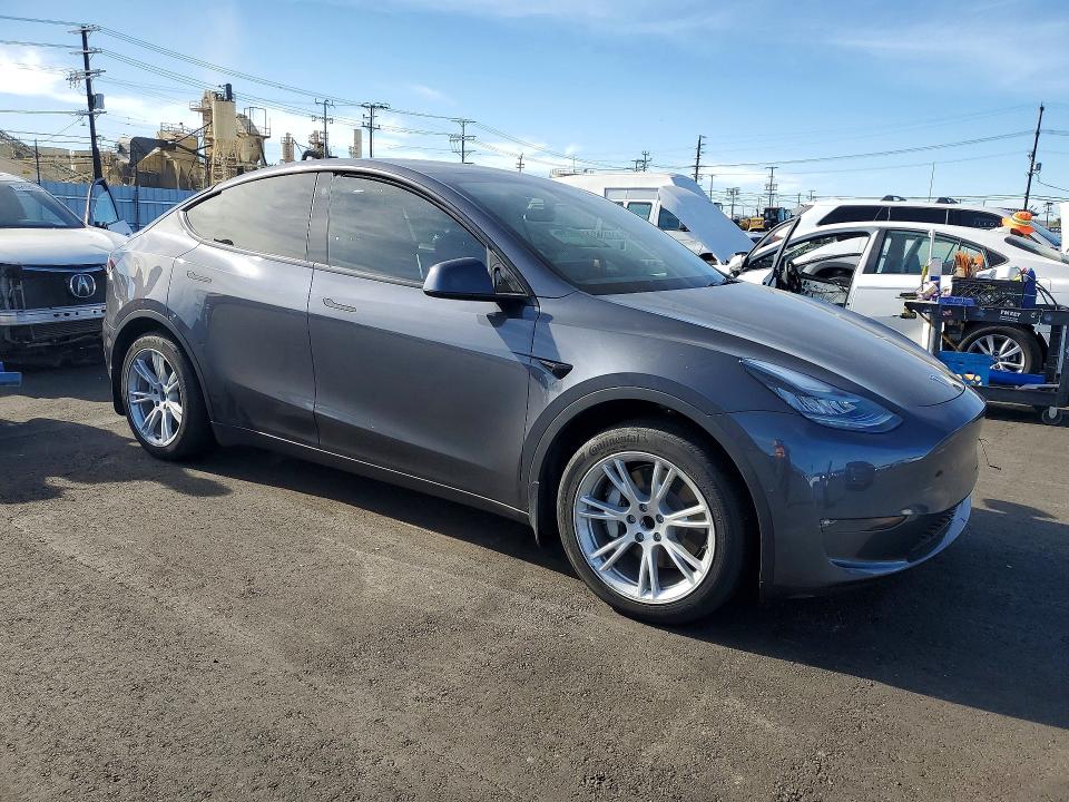 2021 Tesla Model Y მანქანა იყიდება აუქციონზე, vin: 5YJYGAED2MF135925, აუქციონის ნომერი: 78679705
