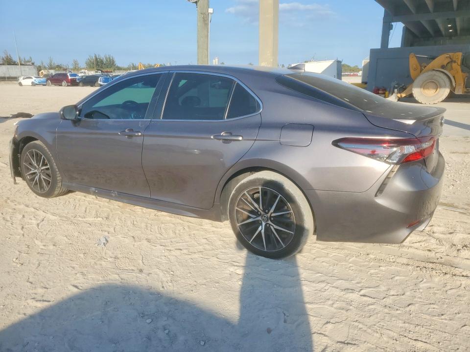 2021 Toyota Camry მანქანა იყიდება აუქციონზე, vin: 4T1G11AKXMU614307, აუქციონის ნომერი: 78411135