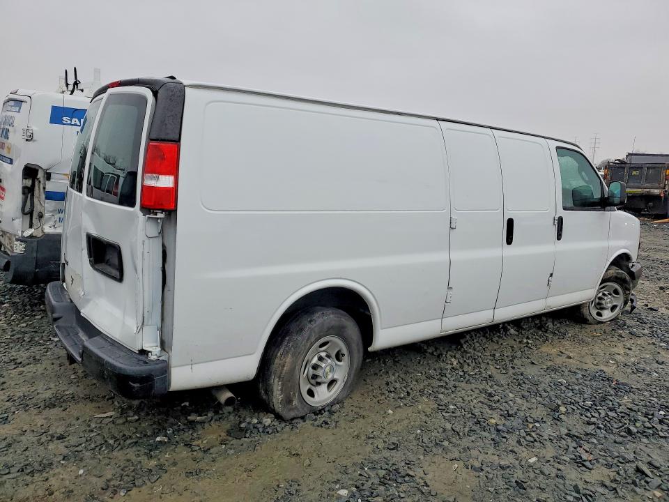 77182155 :رقم المزاد ، 1GCWGBFG4L1273317 vin ، 2020 Chevrolet Express 25 مزاد بيع