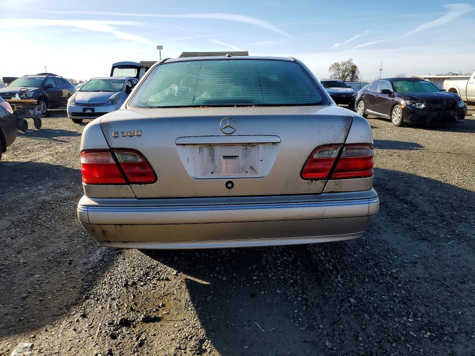 77832365 :رقم المزاد ، WDBJF65J52B427767 vin ، 2002 Mercedes-benz E-class مزاد بيع