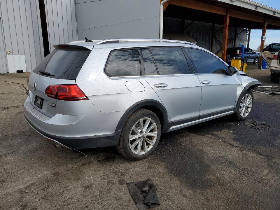 2017 Volkswagen Golf Alltrack მანქანა იყიდება აუქციონზე, vin: 3VWH17AU5HM512546, აუქციონის ნომერი: 65280786