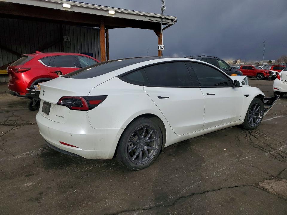 75920925 :رقم المزاد ، 5YJ3E1EB2MF010079 vin ، 2021 Tesla Model 3 مزاد بيع