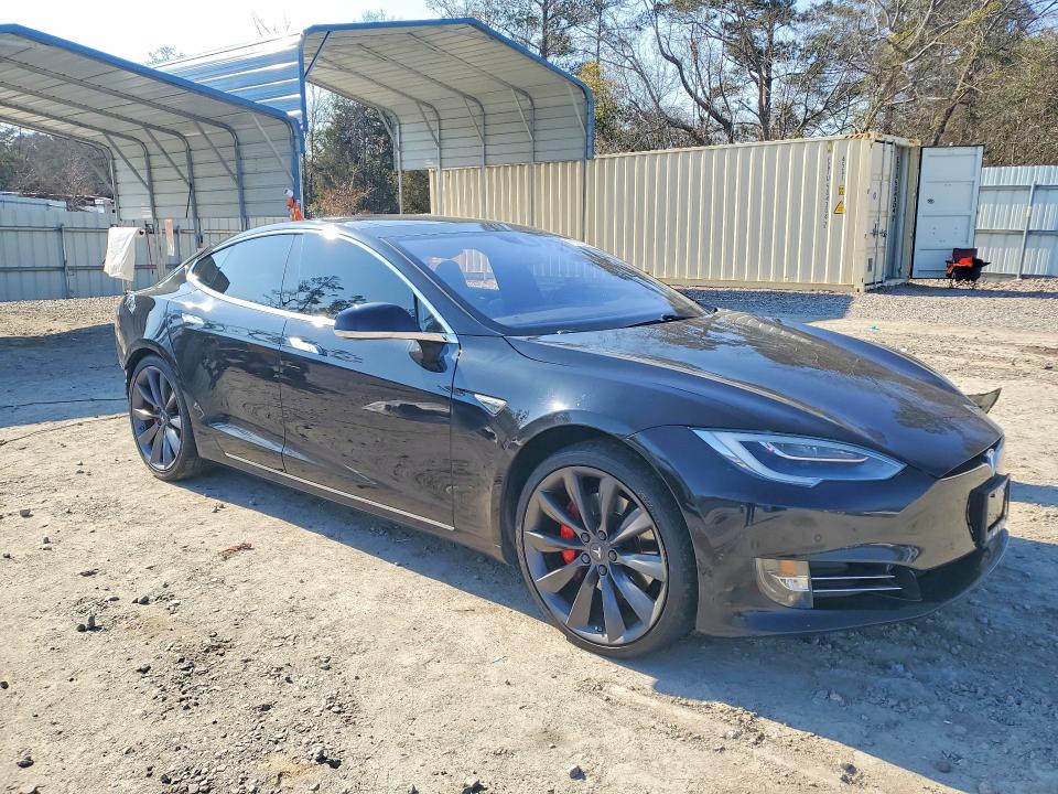 76702135 :رقم المزاد ، 5YJSA1E47GF161271 vin ، 2016 Tesla Model S مزاد بيع