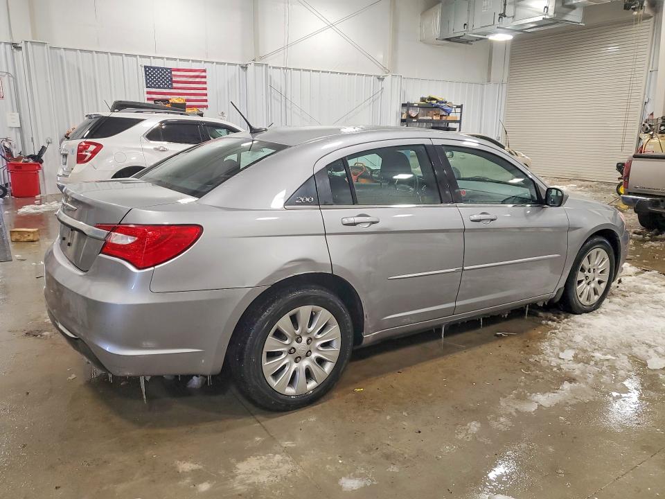 75383175 :رقم المزاد ، 1C3CCBAB3DN667786 vin ، 2013 Chrysler 200 مزاد بيع