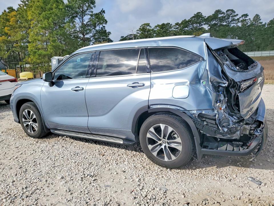 78923665 :رقم المزاد ، 5TDGZRAH3NS107903 vin ، 2022 Toyota Highlander مزاد بيع