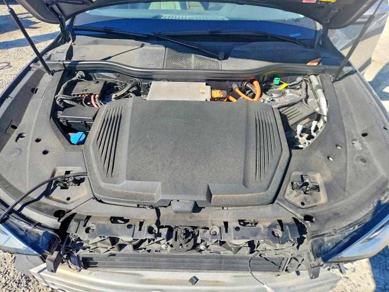 78496495 :رقم المزاد ، WA1LAAGE4KB010243 vin ، 2019 Audi E-tron مزاد بيع