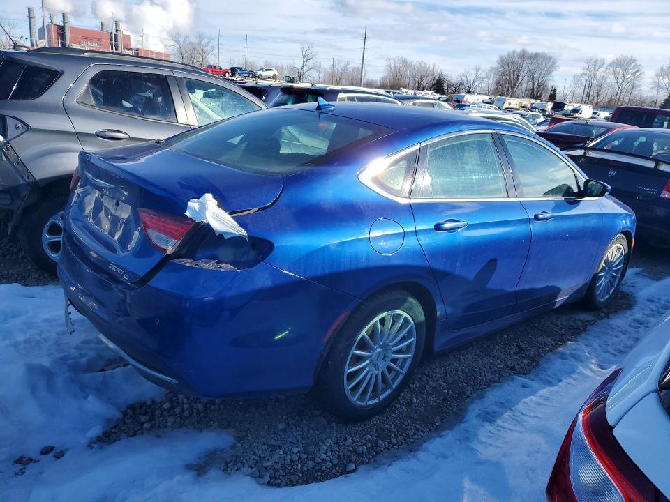 76156905 :رقم المزاد ، 1C3CCCCB2FN500390 vin ، 2015 Chrysler 200 مزاد بيع