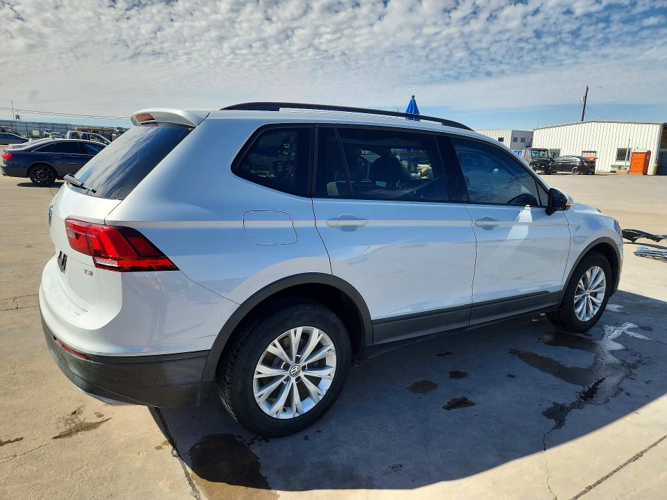 78110495 :رقم المزاد ، 3VV1B7AXXJM123792 vin ، 2018 Volkswagen Tiguan مزاد بيع
