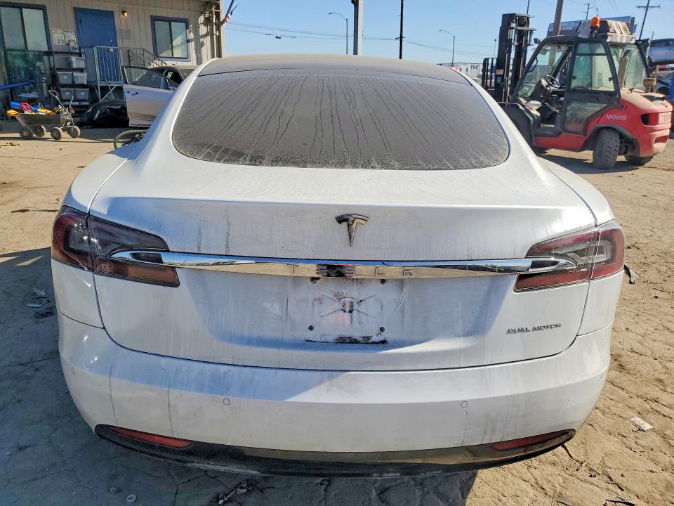 76388105 :رقم المزاد ، 5YJSA1E26KF347925 vin ، 2019 Tesla Model S مزاد بيع