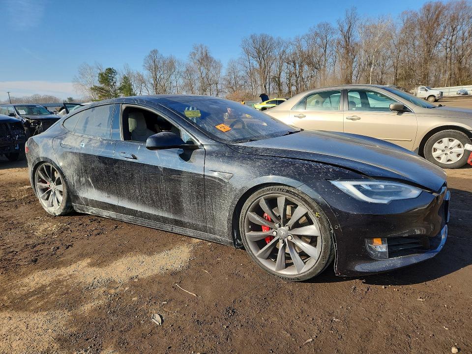 76807465 :رقم المزاد ، 5YJSA1E42GF143681 vin ، 2016 Tesla Model S مزاد بيع