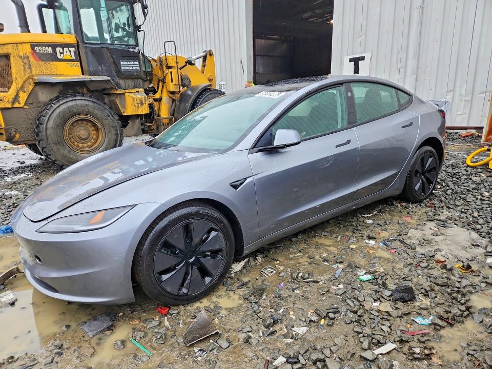 77414575 :رقم المزاد ، 5YJ3E1EB5SF977122 vin ، 2025 Tesla Model 3 مزاد بيع