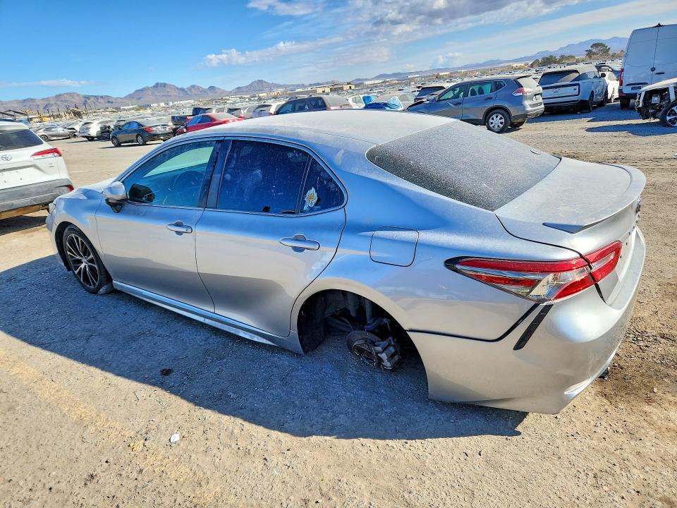 Продаж на аукціоні авто 2018 Toyota Camry, vin: 4T1B11HK2JU095975, номер лоту: 77573365