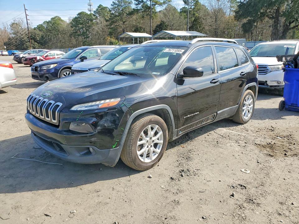 76711095 :رقم المزاد ، 1C4PJLCB6HW571866 vin ، 2017 Jeep Cherokee مزاد بيع
