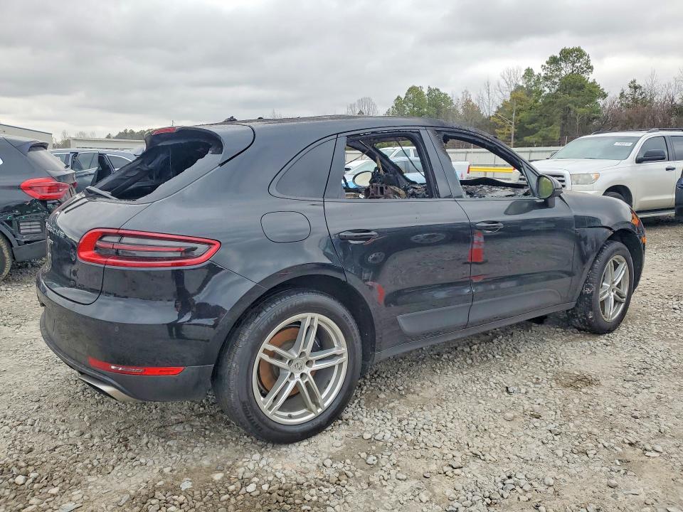 78227065 :رقم المزاد ، WP1AA2A52HLB01492 vin ، 2017 Porsche Macan مزاد بيع
