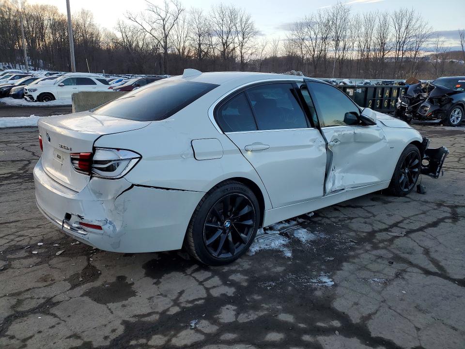 77334205 :رقم المزاد ، WBA8F1C51GK438861 vin ، 2016 Bmw 328 مزاد بيع