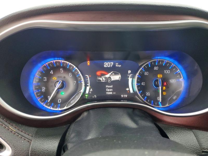 77721065 :رقم المزاد ، 2C4RC1GG2JR321682 vin ، 2018 Chrysler Pacifica مزاد بيع