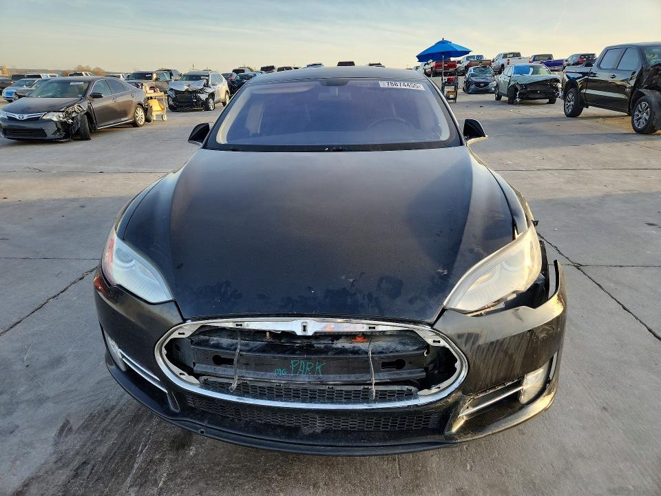 Продажа на аукционе авто 2014 Tesla Model S, vin: 5YJSA1H15EFP52715, номер лота: 78874455