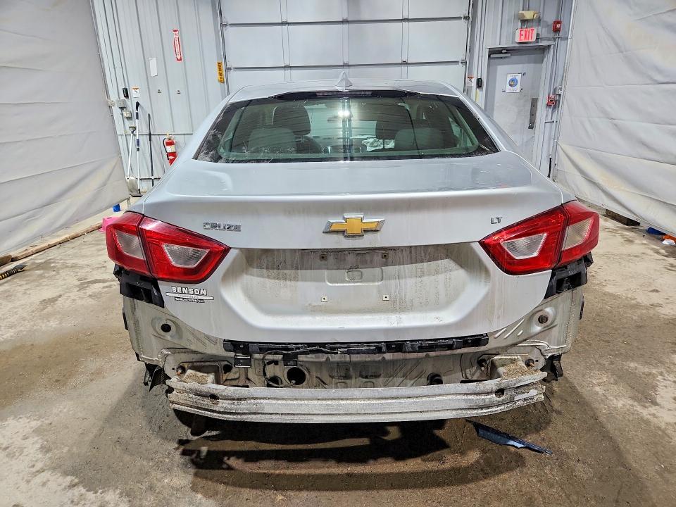Продаж на аукціоні авто 2018 Chevrolet Cruze, vin: 1G1BE5SM2J7208549, номер лоту: 73240785