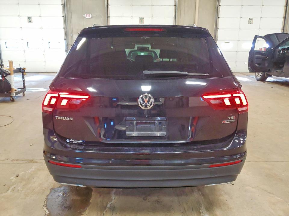 Продаж на аукціоні авто 2018 Volkswagen Tiguan, vin: 3VV0B7AX4JM157917, номер лоту: 76269125
