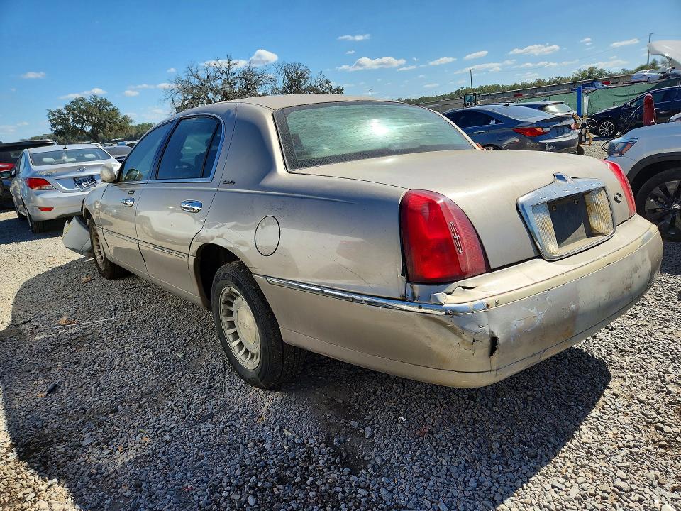 Auction sale of the 2001 Lincoln Town Car, vin: 1LNHM81W51Y734589, lot number: 75931535