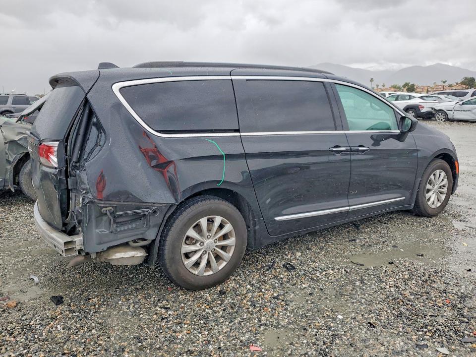 Продажа на аукционе авто 2017 Chrysler Pacifica, vin: 2C4RC1BG2HR530390, номер лота: 77150905