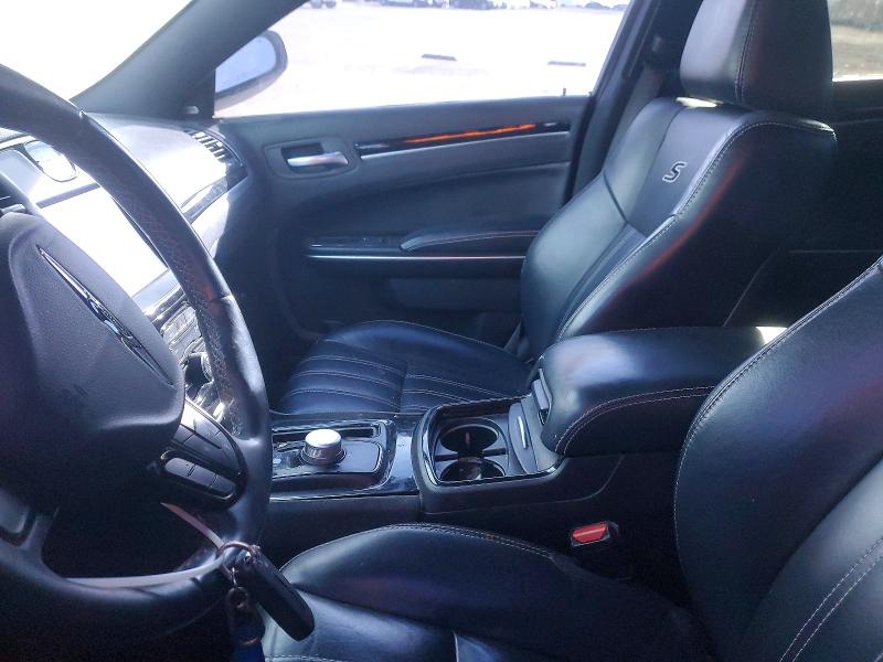 77692435 :رقم المزاد ، 2C3CCAGG7JH240760 vin ، 2018 Chrysler 300 مزاد بيع