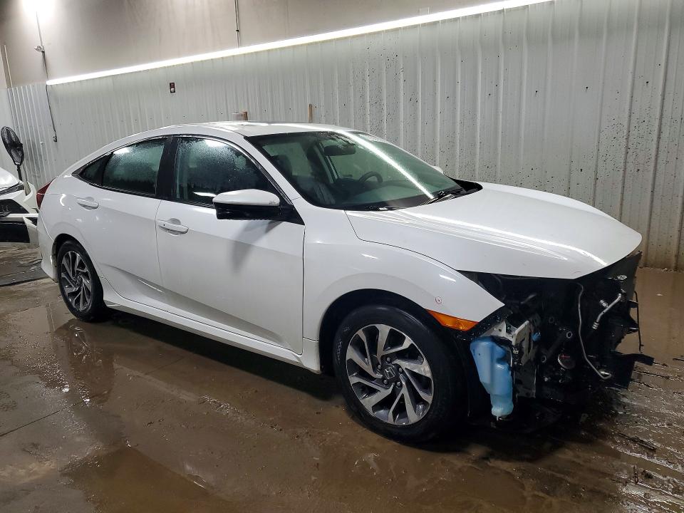 77333715 :رقم المزاد ، 19XFC2F75JE027835 vin ، 2018 Honda Civic مزاد بيع