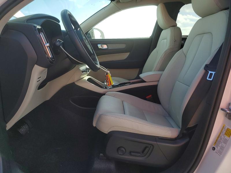 77595115 :رقم المزاد ، YV4L12UC0T2700326 vin ، 2026 Volvo Xc40 مزاد بيع