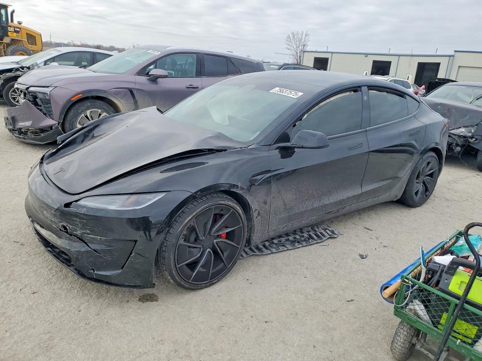 75637575 :رقم المزاد ، 5YJ3E1ET1TF131158 vin ، 2026 Tesla Model 3 مزاد بيع