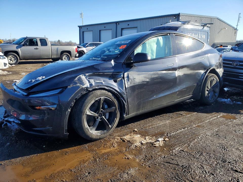 75627035 :رقم المزاد ، 7SAYGDEE1TF396460 vin ، 2026 Tesla Model Y مزاد بيع