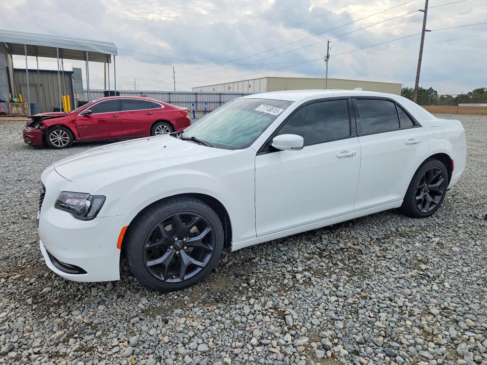 2021 Chrysler 300 მანქანა იყიდება აუქციონზე, vin: 2C3CCABG9MH554311, აუქციონის ნომერი: 77118615