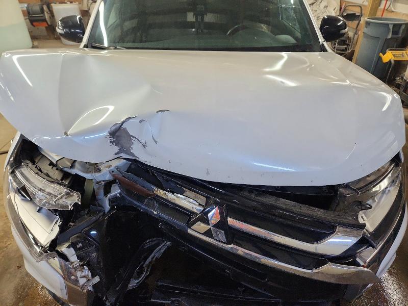 Продаж на аукціоні авто 2018 Mitsubishi Outlander, vin: JA4AD3A3XJZ060605, номер лоту: 77244095