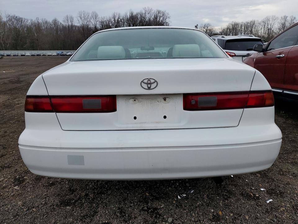 78145335 :رقم المزاد ، 4T1BG22K0WU242492 vin ، 1998 Toyota Camry مزاد بيع