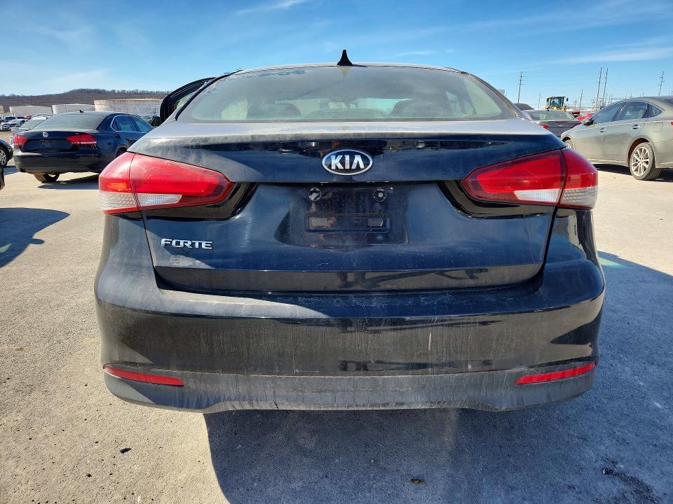 61748925 :رقم المزاد ، 3KPFK4A74HE031794 vin ، 2017 Kia Forte مزاد بيع