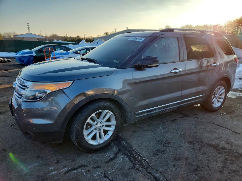 60892936 :رقم المزاد ، 1FM5K8D82DGA18569 vin ، 2013 Ford Explorer مزاد بيع