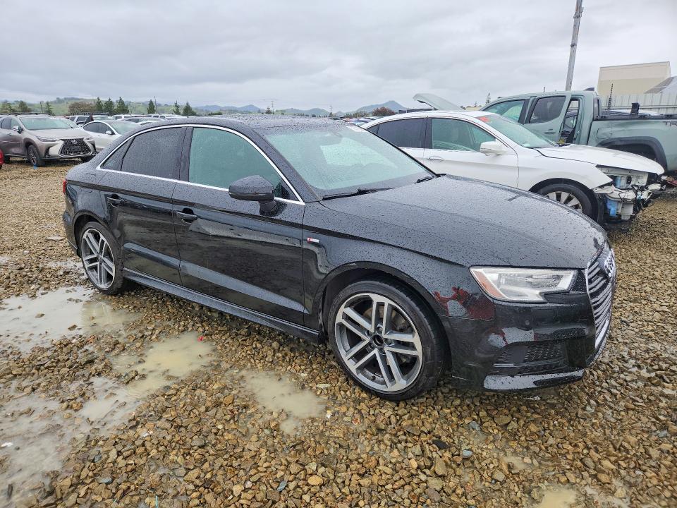 Продажа на аукционе авто 2017 Audi A3, vin: WAUJ8GFFXH1019904, номер лота: 77571665