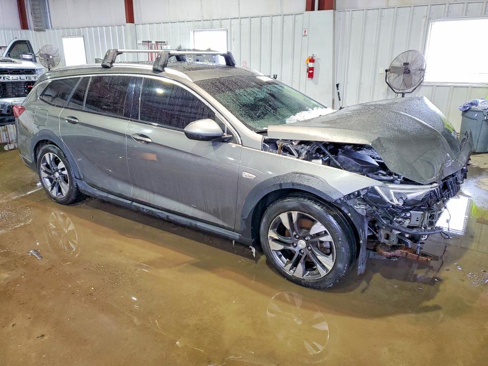 77280245 :رقم المزاد ، W04GV8SX3J1106103 vin ، 2018 Buick Regal Tourx مزاد بيع