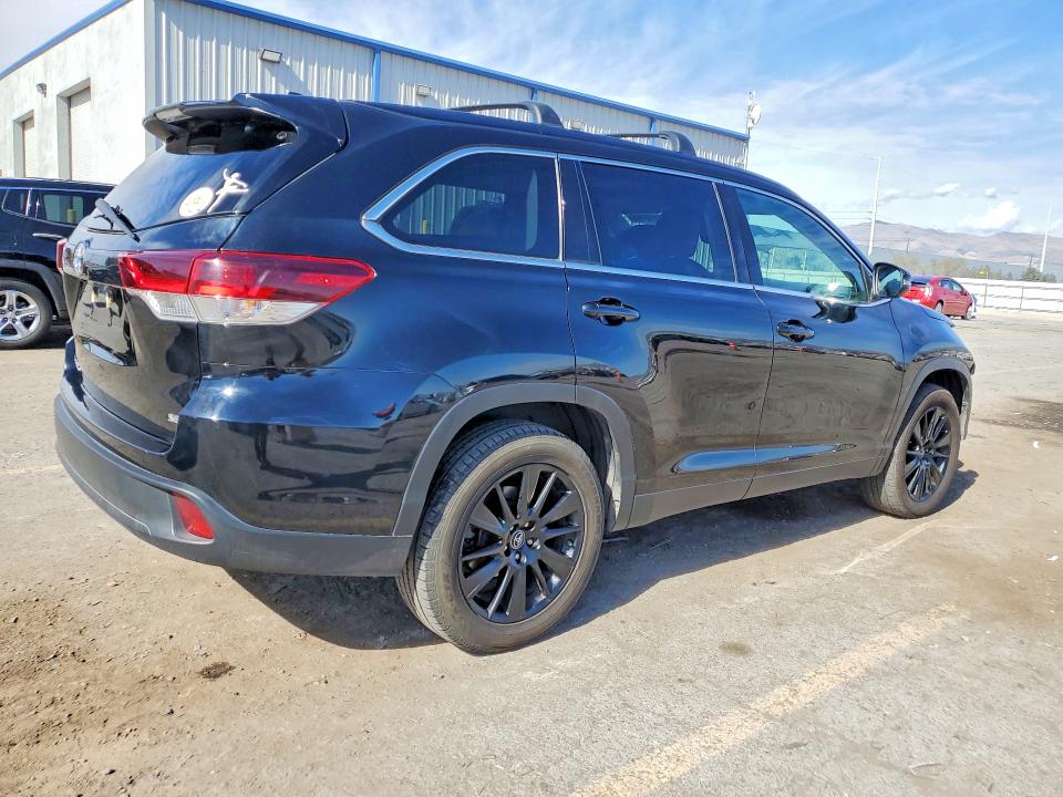 77378155 :رقم المزاد ، 5TDKZRFH5KS352958 vin ، 2019 Toyota Highlander مزاد بيع