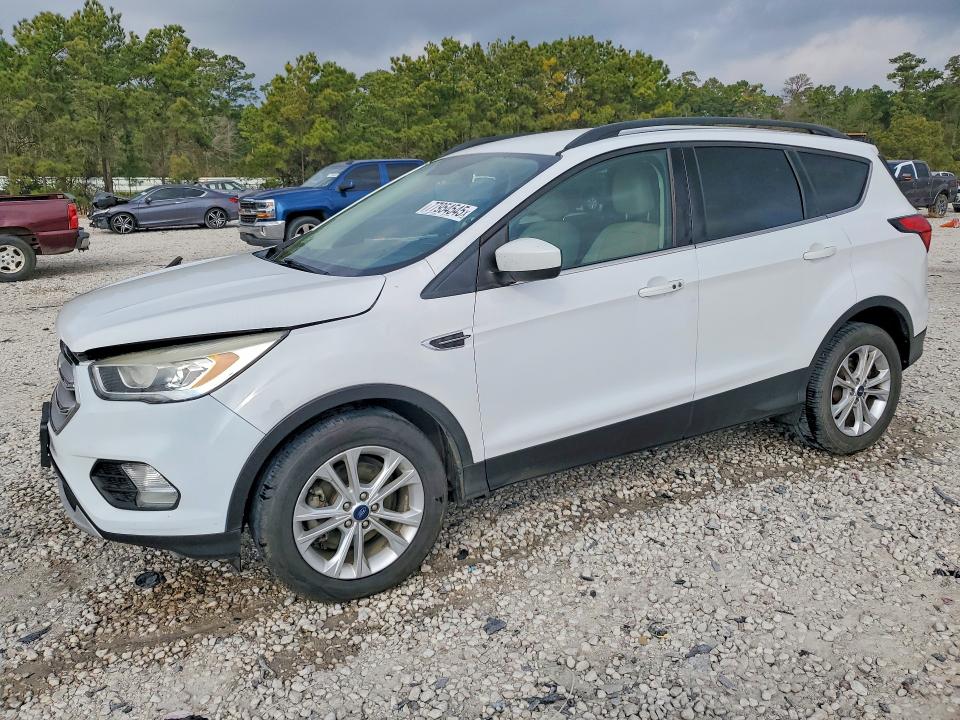 77954545 :رقم المزاد ، 1FMCU0HD4KUA62551 vin ، 2019 Ford Escape مزاد بيع