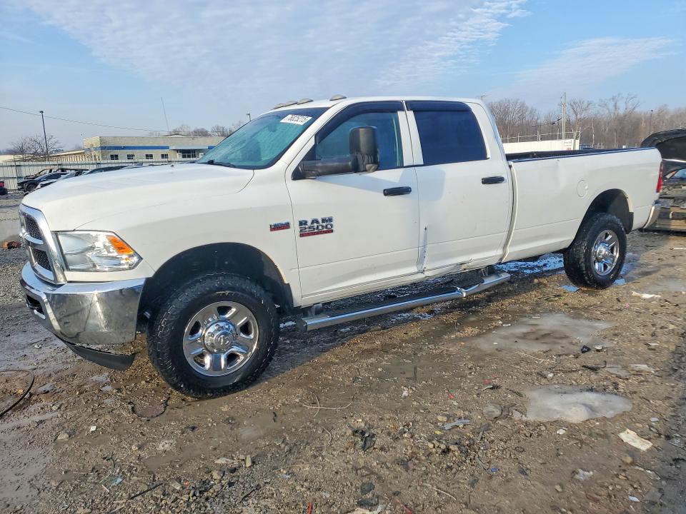 76825215 :رقم المزاد ، 3C6UR5HJ9JG425321 vin ، 2018 Ram 2500 مزاد بيع