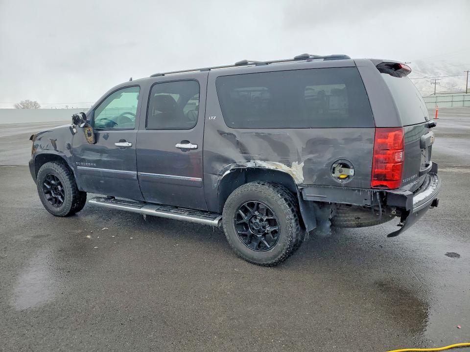 Продажа на аукционе авто 2010 Chevrolet Suburban, vin: 1GNUKKE39AR186359, номер лота: 77018925