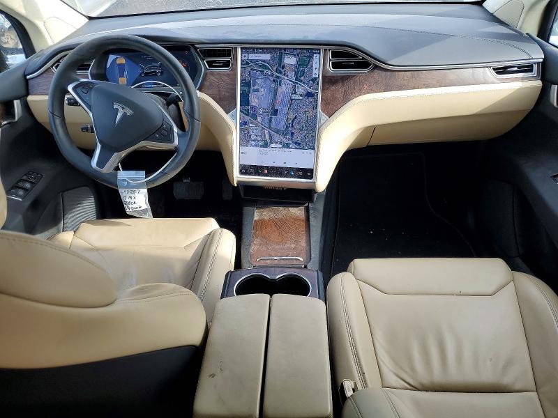 77586415 :رقم المزاد ، 5YJXCDE2XHF054314 vin ، 2017 Tesla Model X مزاد بيع