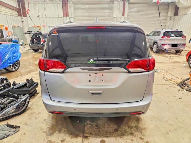 2018 Chrysler Pacifica მანქანა იყიდება აუქციონზე, vin: 2C4RC1EG4JR263321, აუქციონის ნომერი: 77673795