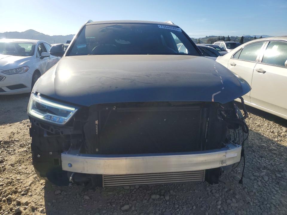 75640505 :رقم المزاد ، WA1HCCFS0JR003959 vin ، 2018 Audi Q3 مزاد بيع