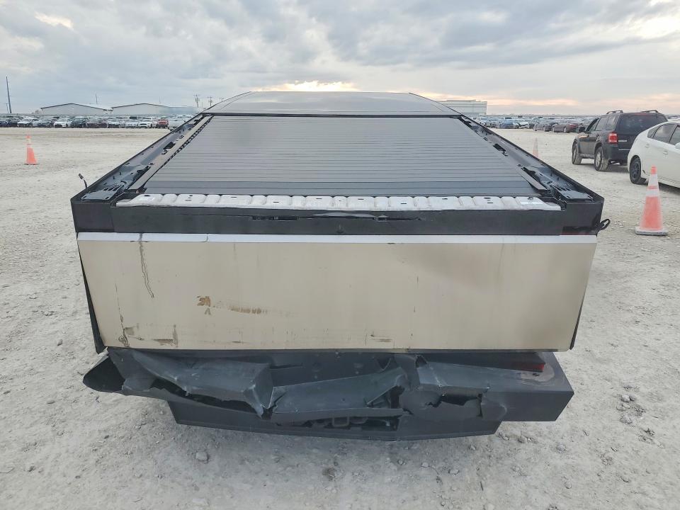 73372385 :رقم المزاد ، 7G2CEHED6SA076023 vin ، 2025 Tesla Cybertruck مزاد بيع