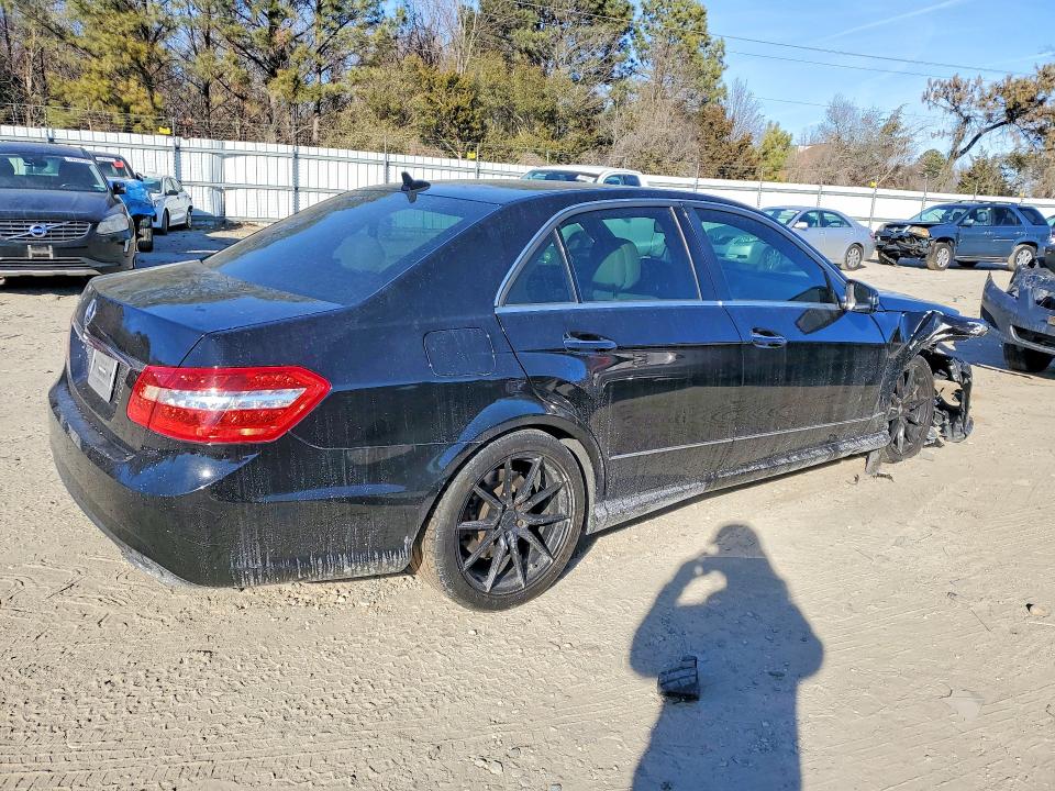 2011 Mercedes-benz E 550 მანქანა იყიდება აუქციონზე, vin: WDDHF7CB1BA280506, აუქციონის ნომერი: 76728915